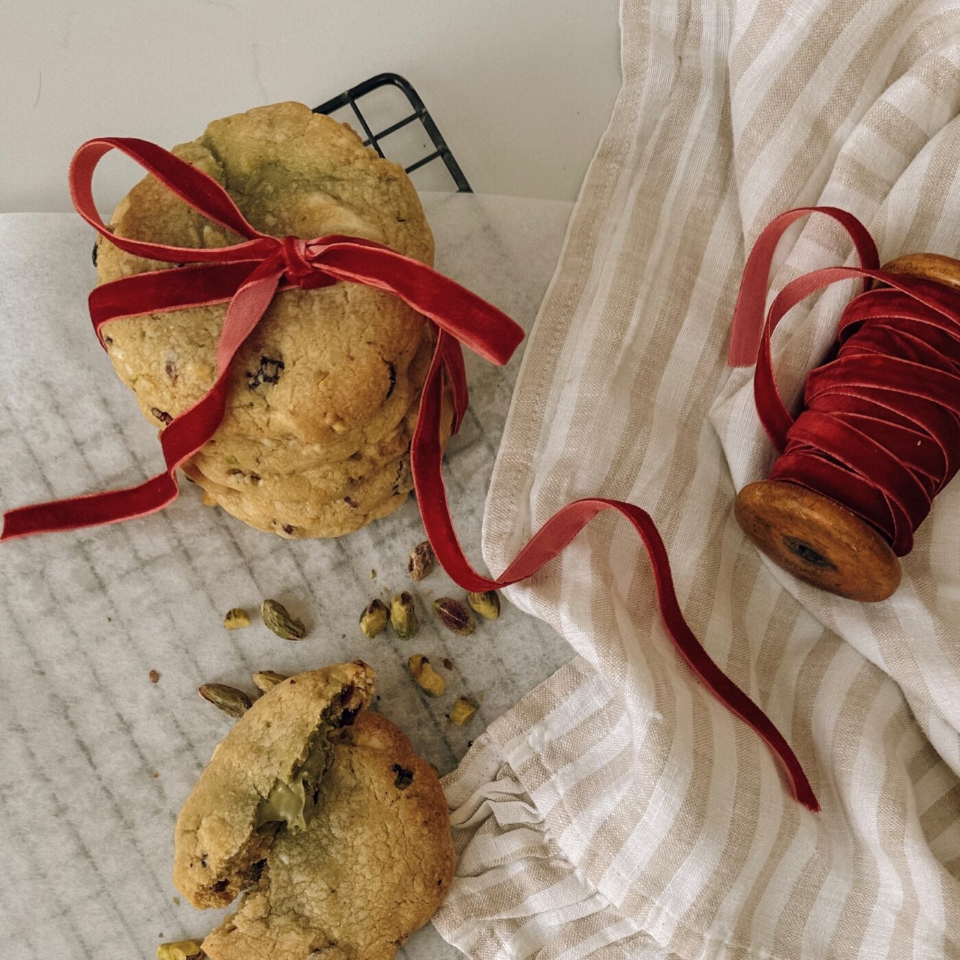Pistachio cream stuffed Christmas cookies recipe