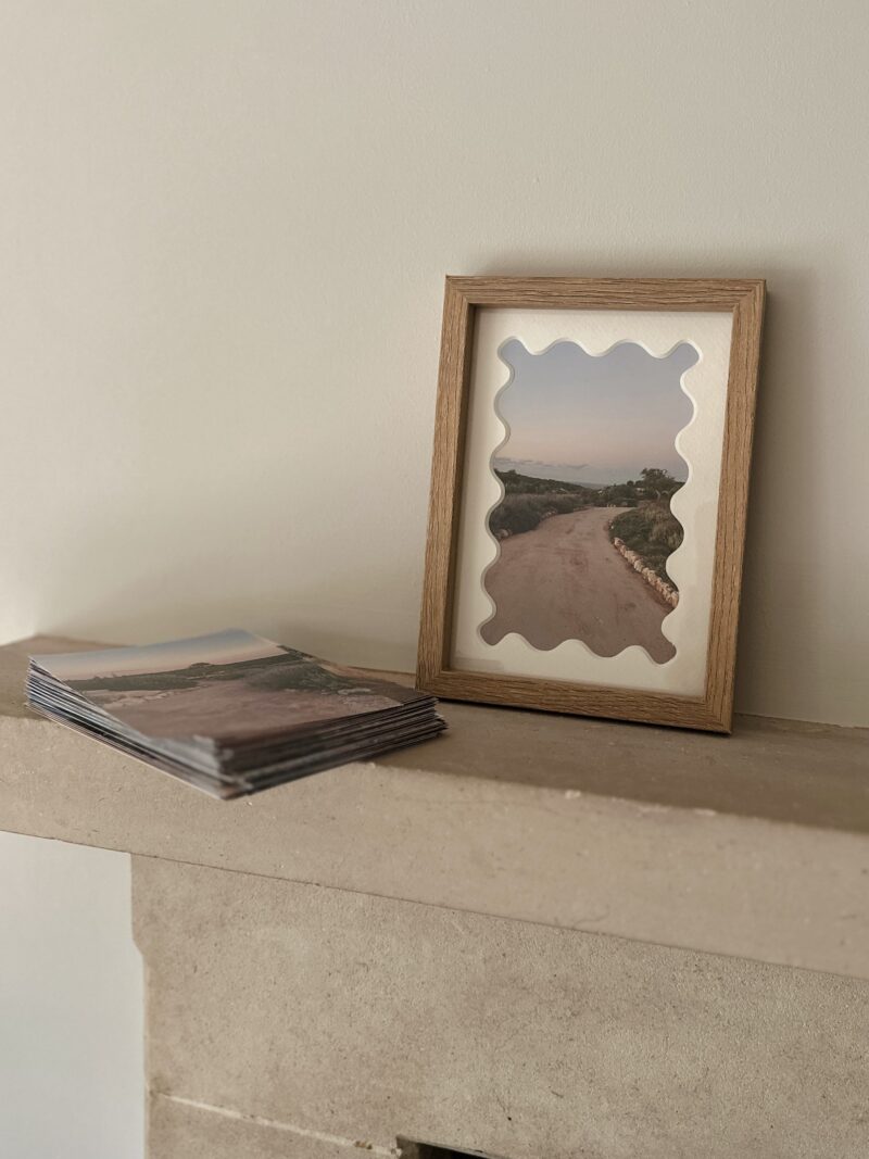 Scalloped photo frame mount