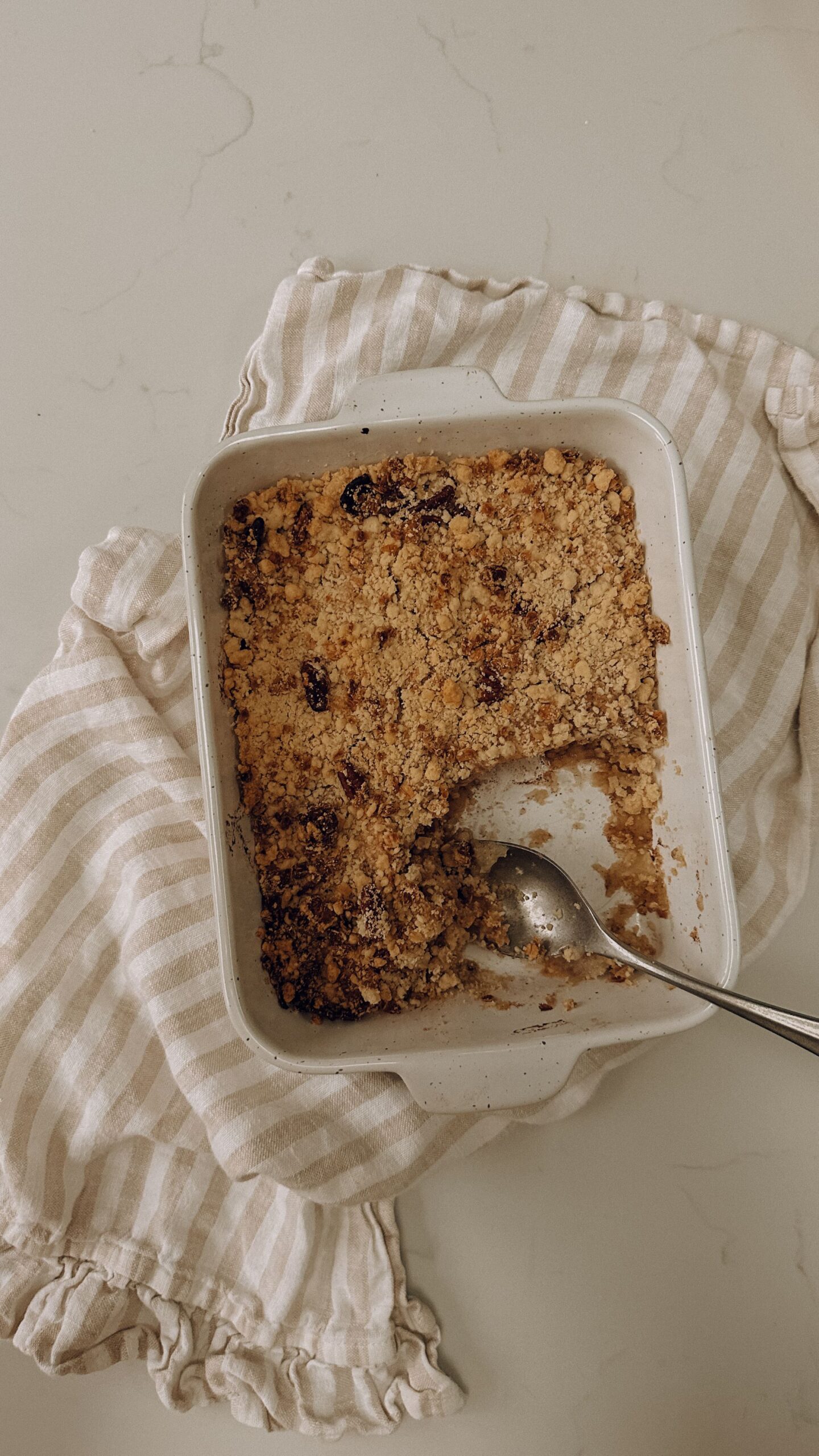 Pecan apple crumble